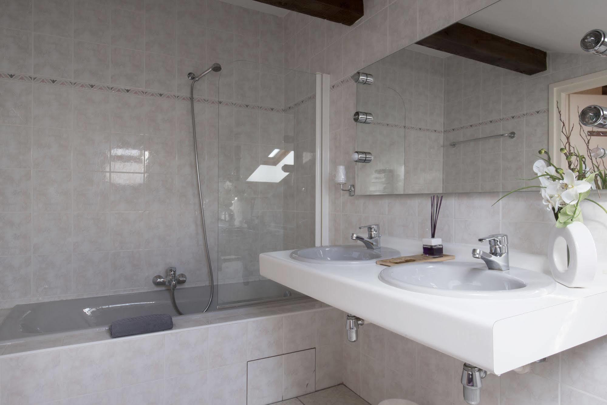 Hotel Le Jura Divonne-les-Bains Esterno foto